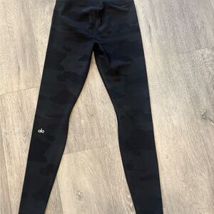 ALO High-Waste Camo Viper Legging in Black